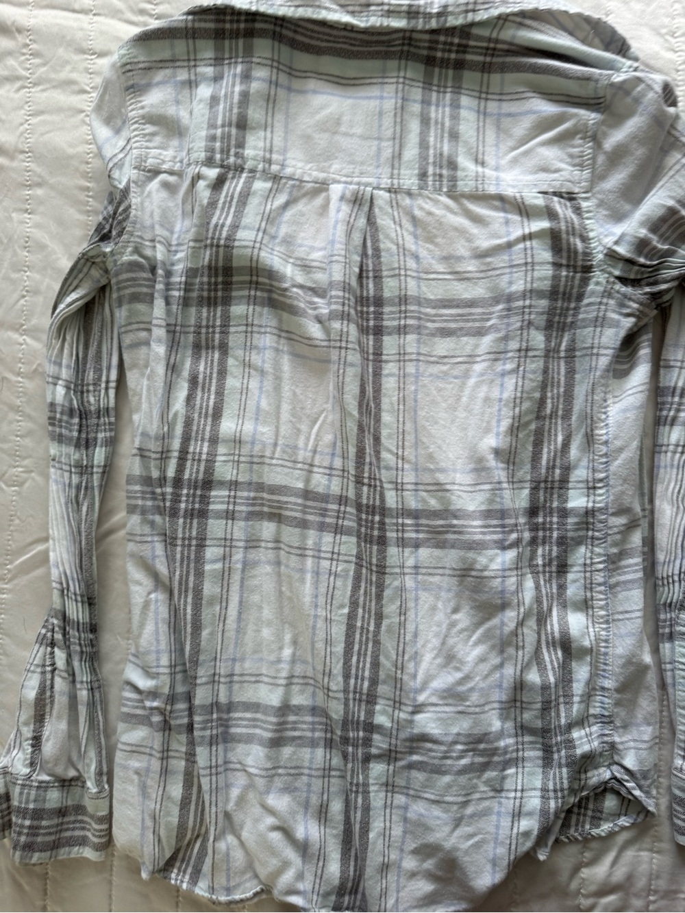 Woman Light Gray Plaid Button-Up Shirt - Picture 4 of 4